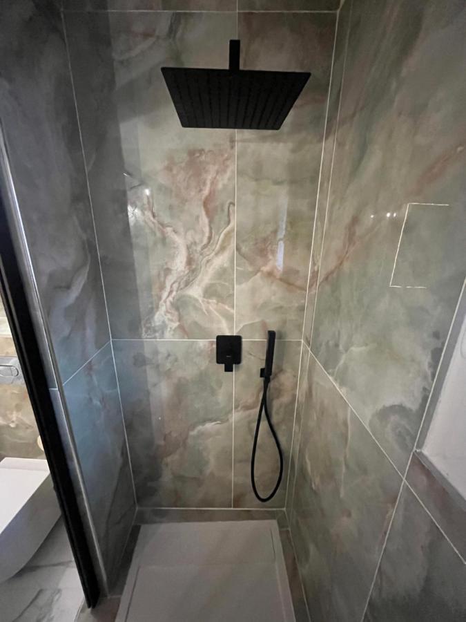 Appart Hotel Le 8 Le Duplex Macon Bagian luar foto